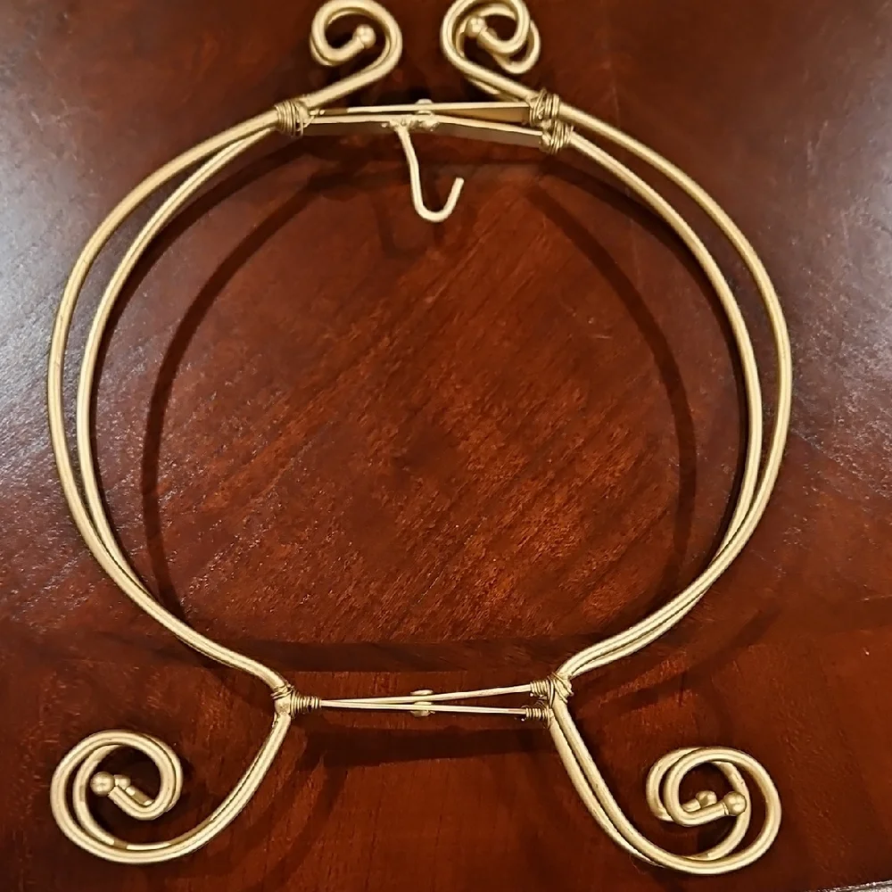 Pier 1 Gold Metal Scroll Ornament Display Stands, Foldable For Storage, Set of 2